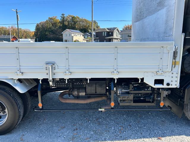 フォワード 　１年保証付き　４ｔ　ワイドロング　全低床　ＭＴ車　ワンオーナー　荷台内寸　長さ４２４０ｍｍ　幅２１５０ｍｍ　荷台鉄板張り　電動格納ミラー（72枚目）