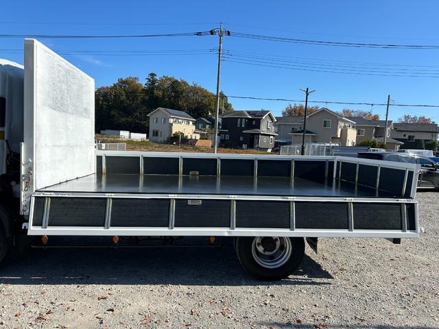 フォワード 　１年保証付き　４ｔ　ワイドロング　全低床　ＭＴ車　ワンオーナー　荷台内寸　長さ４２４０ｍｍ　幅２１５０ｍｍ　荷台鉄板張り　電動格納ミラー（73枚目）
