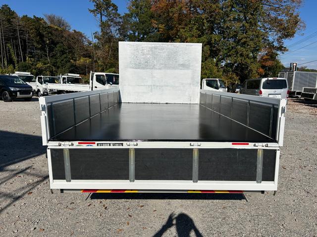 フォワード 　１年保証付き　４ｔ　ワイドロング　全低床　ＭＴ車　ワンオーナー　荷台内寸　長さ４２４０ｍｍ　幅２１５０ｍｍ　荷台鉄板張り　電動格納ミラー（77枚目）