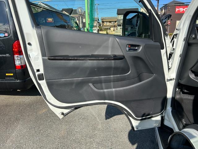 ハイエースバン スーパーGL ダークプライムII 1年保証付き 禁煙車 ディーゼルターボ トヨタセーフティセンス パノラミックビューモニター AC100V ナビTV ETC バックカメラ Bluetooth接続 Wエアコン LEDヘッドライト エアロ(37枚目)