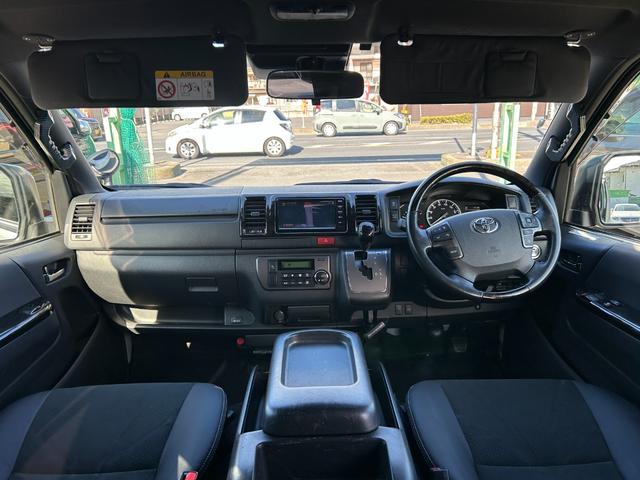 ハイエースバン スーパーGL ダークプライムII 1年保証付き 禁煙車 ディーゼルターボ トヨタセーフティセンス パノラミックビューモニター AC100V ナビTV ETC バックカメラ Bluetooth接続 Wエアコン LEDヘッドライト エアロ(45枚目)