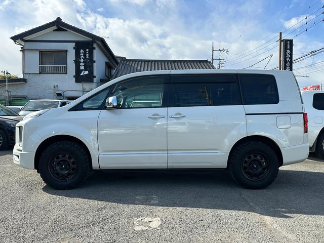 デリカD:5 P 1年保証付き 4WD ワンオーナー アラウンドビューモニター シートヒーター 電動シート 電動リアゲート サイドステップ 寒冷地仕様 両側電動スライド 電動ステップ ハンドルヒーター USB HDMI(8枚目)