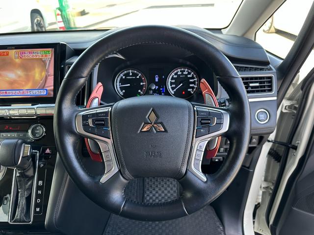 デリカD:5 P 1年保証付き 4WD ワンオーナー アラウンドビューモニター シートヒーター 電動シート 電動リアゲート サイドステップ 寒冷地仕様 両側電動スライド 電動ステップ ハンドルヒーター USB HDMI(18枚目)