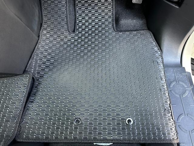 デリカD:5 P 1年保証付き 4WD ワンオーナー アラウンドビューモニター シートヒーター 電動シート 電動リアゲート サイドステップ 寒冷地仕様 両側電動スライド 電動ステップ ハンドルヒーター USB HDMI(35枚目)