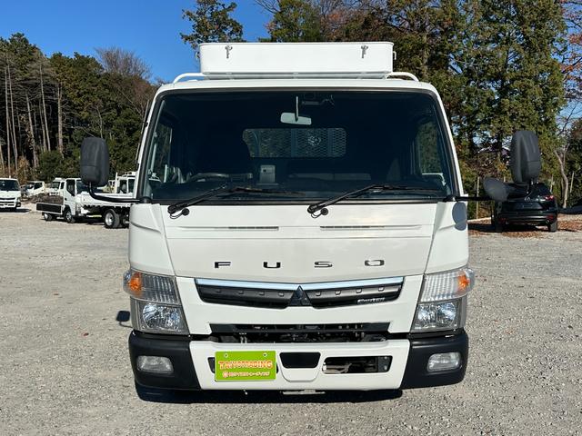 キャンター ワイドキャブロング全低床　１年保証付き　４ｔ　ワイド超ロング　ＡＴ車　バックカメラ　積載量４２５０ｋｇ　荷台内寸　長さ５０００ｍｍ　幅２０８０ｍｍ　荷台鉄板張り　ＥＴＣ　準中型免許対応車　キーレス　４トントラック　ワイドロング（2枚目）