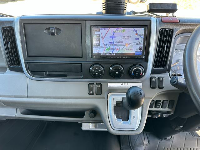 キャンター ワイドキャブロング全低床　１年保証付き　４ｔ　ワイド超ロング　ＡＴ車　バックカメラ　積載量４２５０ｋｇ　荷台内寸　長さ５０００ｍｍ　幅２０８０ｍｍ　荷台鉄板張り　ＥＴＣ　準中型免許対応車　キーレス　４トントラック　ワイドロング（20枚目）