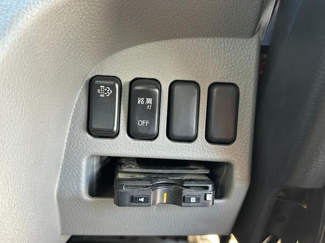 キャンター ワイドキャブロング全低床　１年保証付き　４ｔ　ワイド超ロング　ＡＴ車　バックカメラ　積載量４２５０ｋｇ　荷台内寸　長さ５０００ｍｍ　幅２０８０ｍｍ　荷台鉄板張り　ＥＴＣ　準中型免許対応車　キーレス　４トントラック　ワイドロング（25枚目）