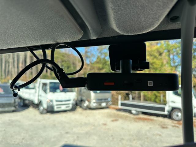 キャンター ワイドキャブロング全低床　１年保証付き　４ｔ　ワイド超ロング　ＡＴ車　バックカメラ　積載量４２５０ｋｇ　荷台内寸　長さ５０００ｍｍ　幅２０８０ｍｍ　荷台鉄板張り　ＥＴＣ　準中型免許対応車　キーレス　４トントラック　ワイドロング（27枚目）