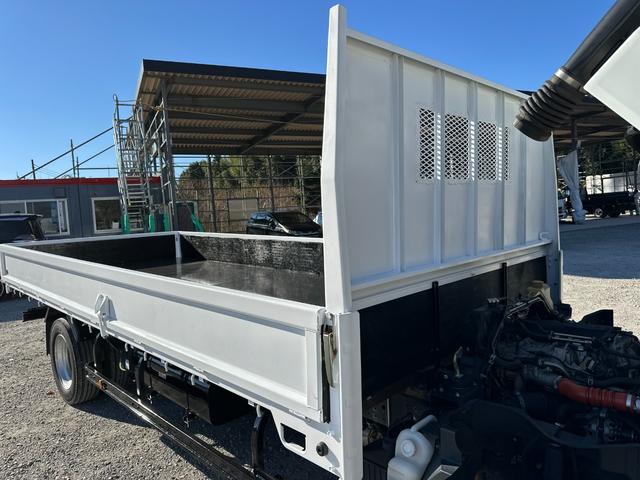 キャンター ワイドキャブロング全低床　１年保証付き　４ｔ　ワイド超ロング　ＡＴ車　バックカメラ　積載量４２５０ｋｇ　荷台内寸　長さ５０００ｍｍ　幅２０８０ｍｍ　荷台鉄板張り　ＥＴＣ　準中型免許対応車　キーレス　４トントラック　ワイドロング（48枚目）