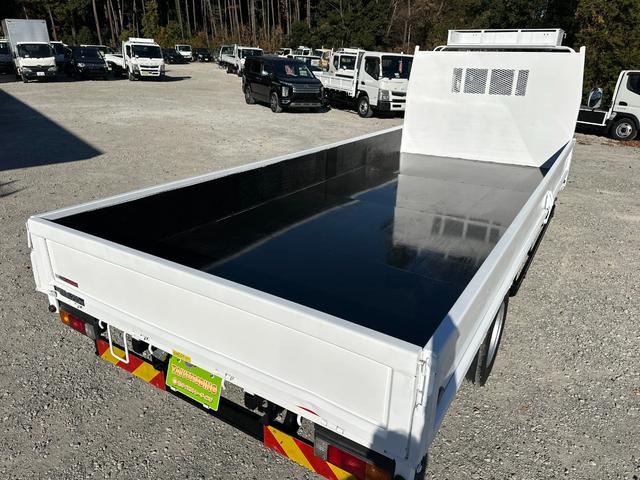 キャンター ワイドキャブロング全低床　１年保証付き　４ｔ　ワイド超ロング　ＡＴ車　バックカメラ　積載量４２５０ｋｇ　荷台内寸　長さ５０００ｍｍ　幅２０８０ｍｍ　荷台鉄板張り　ＥＴＣ　準中型免許対応車　キーレス　４トントラック　ワイドロング（77枚目）