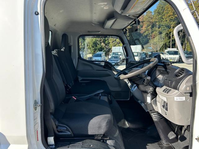 キャンター ワイドキャブロング全低床 1年保証付き 4t ワイド超ロング AT車 ディーゼルターボ 荷台鉄板 ナビ バックカメラ ETC Bluetooth 電格ミラー 坂道発進補助装置 4トン 4トントラック ワイドロング 積載4.2t(12枚目)