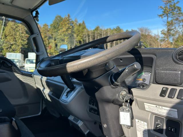 キャンター ワイドキャブロング全低床 1年保証付き 4t ワイド超ロング AT車 ディーゼルターボ 荷台鉄板 ナビ バックカメラ ETC Bluetooth 電格ミラー 坂道発進補助装置 4トン 4トントラック ワイドロング 積載4.2t(15枚目)