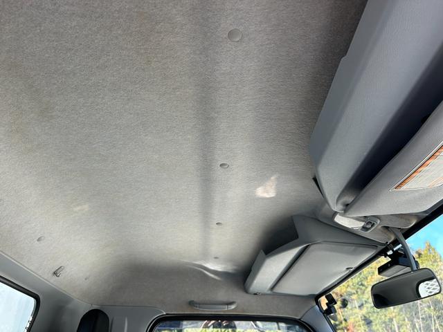 キャンター ワイドキャブロング全低床 1年保証付き 4t ワイド超ロング AT車 ディーゼルターボ 荷台鉄板 ナビ バックカメラ ETC Bluetooth 電格ミラー 坂道発進補助装置 4トン 4トントラック ワイドロング 積載4.2t(30枚目)