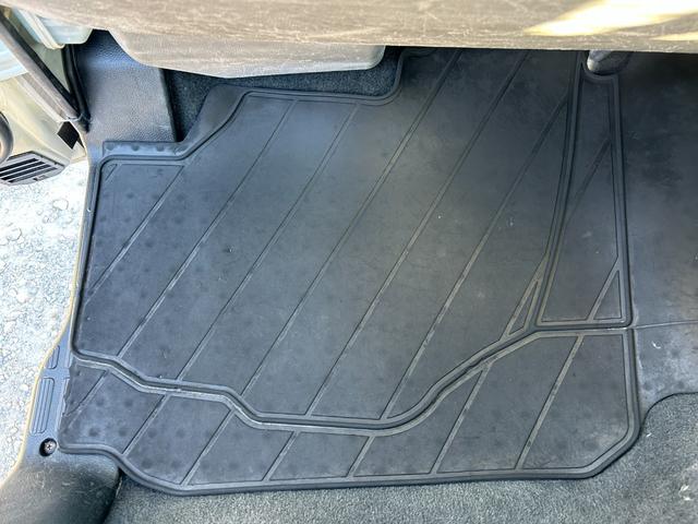 キャンター ワイドキャブロング全低床 1年保証付き 4t ワイド超ロング AT車 ディーゼルターボ 荷台鉄板 ナビ バックカメラ ETC Bluetooth 電格ミラー 坂道発進補助装置 4トン 4トントラック ワイドロング 積載4.2t(35枚目)