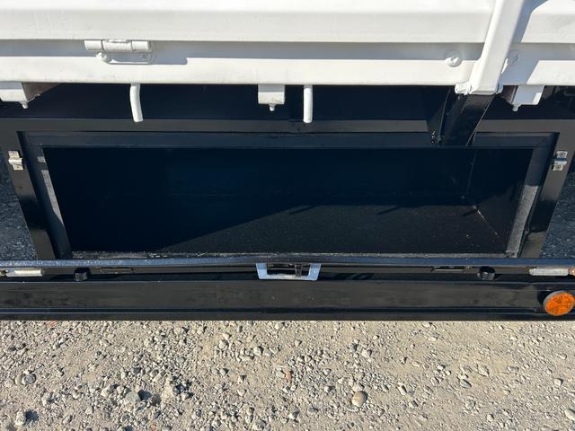 キャンター ワイドキャブロング全低床 1年保証付き 4t ワイド超ロング AT車 ディーゼルターボ 荷台鉄板 ナビ バックカメラ ETC Bluetooth 電格ミラー 坂道発進補助装置 4トン 4トントラック ワイドロング 積載4.2t(59枚目)