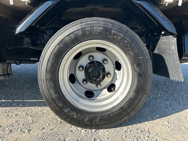 キャンター ワイドキャブロング全低床 1年保証付き 4t ワイド超ロング AT車 ディーゼルターボ 荷台鉄板 ナビ バックカメラ ETC Bluetooth 電格ミラー 坂道発進補助装置 4トン 4トントラック ワイドロング 積載4.2t(61枚目)