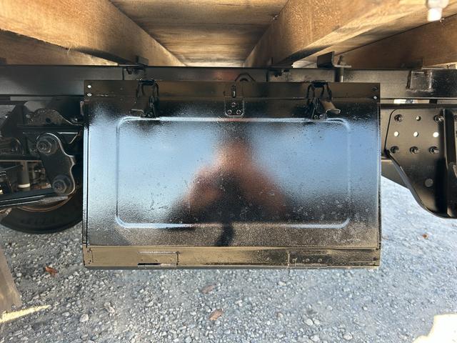 キャンター ワイドキャブロング全低床 1年保証付き 4t ワイド超ロング AT車 ディーゼルターボ 荷台鉄板 ナビ バックカメラ ETC Bluetooth 電格ミラー 坂道発進補助装置 4トン 4トントラック ワイドロング 積載4.2t(63枚目)