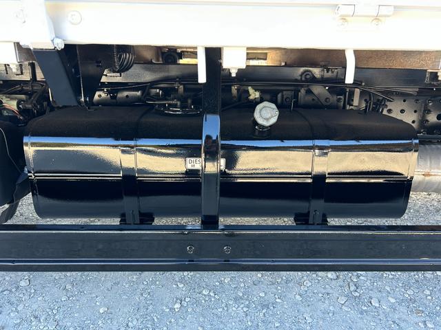 キャンター ワイドキャブロング全低床 1年保証付き 4t ワイド超ロング AT車 ディーゼルターボ 荷台鉄板 ナビ バックカメラ ETC Bluetooth 電格ミラー 坂道発進補助装置 4トン 4トントラック ワイドロング 積載4.2t(76枚目)