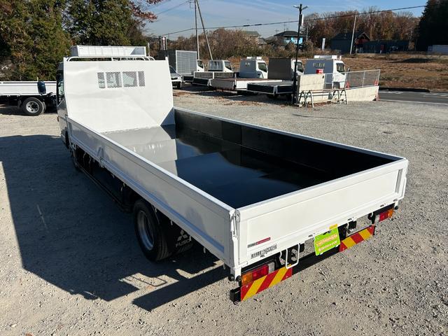 キャンター ワイドキャブロング全低床 1年保証付き 4t ワイド超ロング AT車 ディーゼルターボ 荷台鉄板 ナビ バックカメラ ETC Bluetooth 電格ミラー 坂道発進補助装置 4トン 4トントラック ワイドロング 積載4.2t(78枚目)