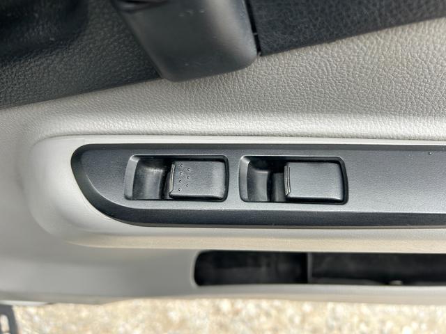 キャンター ロング全低床　１年保証付き　２ｔ　ＡＴ車　ディーゼルターボ　荷台内寸　長さ４３５０ｍｍ　幅１７９０ｍｍ　ナビ　ＥＴＣ　バックカメラ　Ｂｌｕｅｔｏｏｔｈ　電動格納ミラー　２トン　２トントラック　２トンロング　キーレス（10枚目）