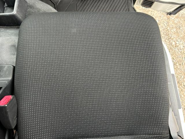 キャンター ロング全低床　１年保証付き　２ｔ　ＡＴ車　ディーゼルターボ　荷台内寸　長さ４３５０ｍｍ　幅１７９０ｍｍ　ナビ　ＥＴＣ　バックカメラ　Ｂｌｕｅｔｏｏｔｈ　電動格納ミラー　２トン　２トントラック　２トンロング　キーレス（29枚目）