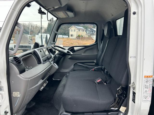 キャンター ロング全低床　１年保証付き　２ｔ　ＡＴ車　ディーゼルターボ　荷台内寸　長さ４３５０ｍｍ　幅１７９０ｍｍ　ナビ　ＥＴＣ　バックカメラ　Ｂｌｕｅｔｏｏｔｈ　電動格納ミラー　２トン　２トントラック　２トンロング　キーレス（32枚目）