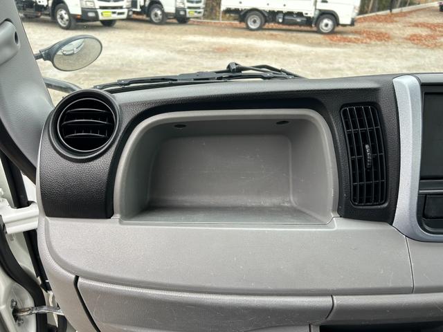 キャンター ロング全低床　１年保証付き　２ｔ　ＡＴ車　ディーゼルターボ　荷台内寸　長さ４３５０ｍｍ　幅１７９０ｍｍ　ナビ　ＥＴＣ　バックカメラ　Ｂｌｕｅｔｏｏｔｈ　電動格納ミラー　２トン　２トントラック　２トンロング　キーレス（33枚目）