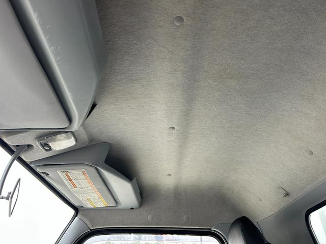 キャンター ロング全低床　１年保証付き　２ｔ　ＡＴ車　ディーゼルターボ　荷台内寸　長さ４３５０ｍｍ　幅１７９０ｍｍ　ナビ　ＥＴＣ　バックカメラ　Ｂｌｕｅｔｏｏｔｈ　電動格納ミラー　２トン　２トントラック　２トンロング　キーレス（40枚目）