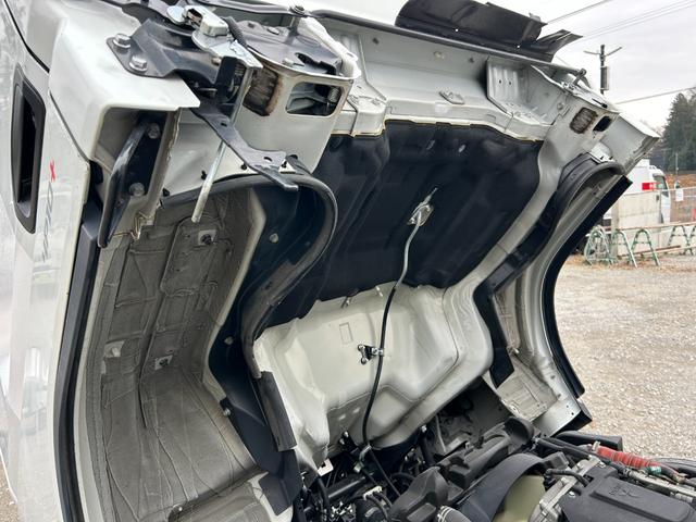 キャンター ロング全低床　１年保証付き　２ｔ　ＡＴ車　ディーゼルターボ　荷台内寸　長さ４３５０ｍｍ　幅１７９０ｍｍ　ナビ　ＥＴＣ　バックカメラ　Ｂｌｕｅｔｏｏｔｈ　電動格納ミラー　２トン　２トントラック　２トンロング　キーレス（43枚目）