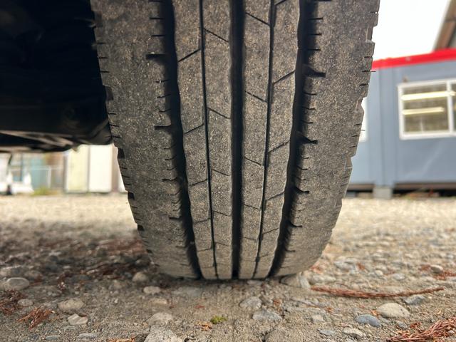キャンター ロング全低床　１年保証付き　２ｔ　ＡＴ車　ディーゼルターボ　荷台内寸　長さ４３５０ｍｍ　幅１７９０ｍｍ　ナビ　ＥＴＣ　バックカメラ　Ｂｌｕｅｔｏｏｔｈ　電動格納ミラー　２トン　２トントラック　２トンロング　キーレス（56枚目）
