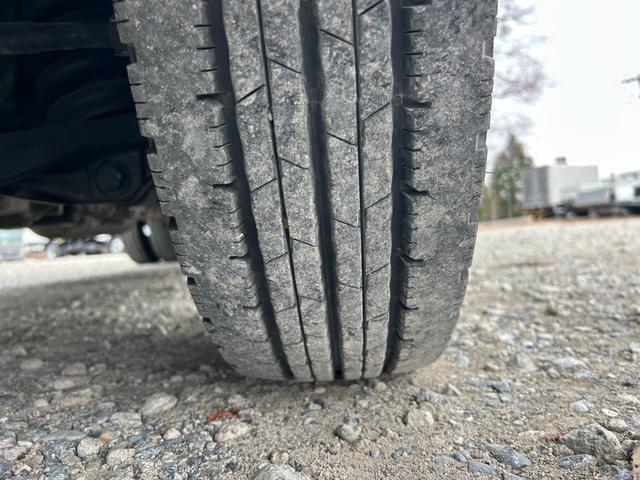 キャンター ロング全低床　１年保証付き　２ｔ　ＡＴ車　ディーゼルターボ　荷台内寸　長さ４３５０ｍｍ　幅１７９０ｍｍ　ナビ　ＥＴＣ　バックカメラ　Ｂｌｕｅｔｏｏｔｈ　電動格納ミラー　２トン　２トントラック　２トンロング　キーレス（62枚目）