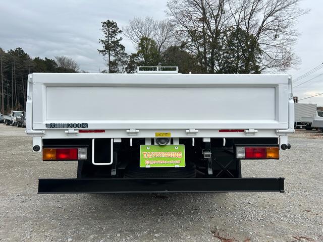 キャンター ロング全低床　１年保証付き　２ｔ　ＡＴ車　ディーゼルターボ　荷台内寸　長さ４３５０ｍｍ　幅１７９０ｍｍ　ナビ　ＥＴＣ　バックカメラ　Ｂｌｕｅｔｏｏｔｈ　電動格納ミラー　２トン　２トントラック　２トンロング　キーレス（72枚目）