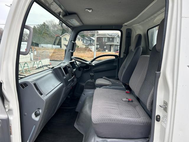 エルフトラック 　１年保証付き　２ｔ　ワイドロング　ＭＴ車　ディーゼルターボ　荷台内寸　長さ４３５０ｍｍ　幅２０７０ｍｍ　荷台鉄板張り　ＥＴＣ　電動格納ミラー　坂道発進補助装置付　２トン　２トントラック　ワイド　ロング（31枚目）