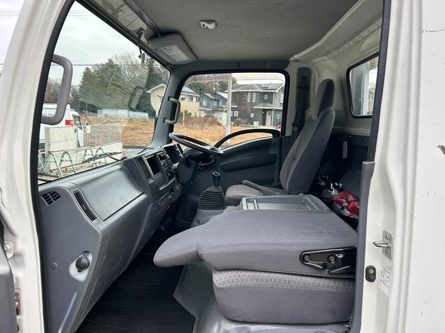 エルフトラック 　１年保証付き　２ｔ　ワイドロング　ＭＴ車　ディーゼルターボ　荷台内寸　長さ４３５０ｍｍ　幅２０７０ｍｍ　荷台鉄板張り　ＥＴＣ　電動格納ミラー　坂道発進補助装置付　２トン　２トントラック　ワイド　ロング（35枚目）