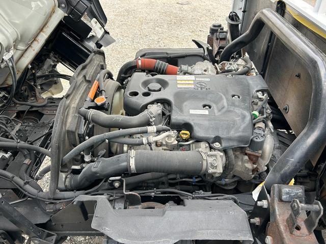 エルフトラック 　１年保証付き　２ｔ　ワイドロング　ＭＴ車　ディーゼルターボ　荷台内寸　長さ４３５０ｍｍ　幅２０７０ｍｍ　荷台鉄板張り　ＥＴＣ　電動格納ミラー　坂道発進補助装置付　２トン　２トントラック　ワイド　ロング（80枚目）