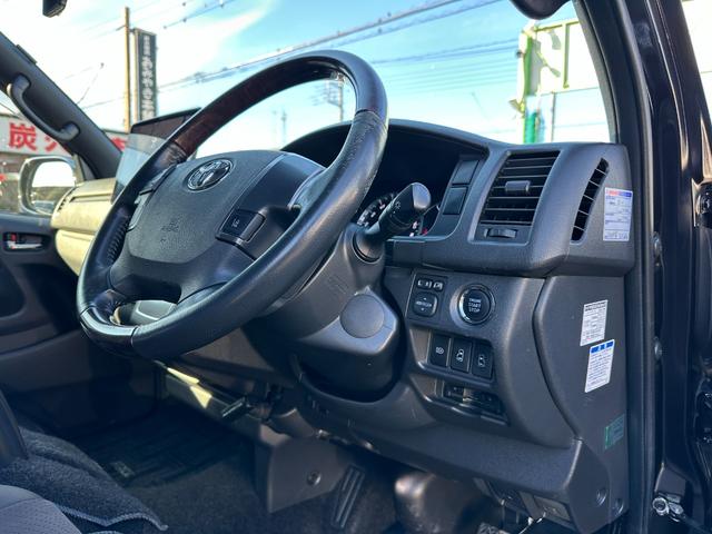 ハイエースバン スーパーＧＬ　５０ＴＨ　アニバーサリーリミテッド　１年保証付き　４ＷＤ　禁煙車　モデリスタエアロ　アルパイン１１インチフローディングナビ　両側電動スライドドア　バックカメラ　ＴＶ　Ｂｌｕｅｔｏｏｔｈ　ＨＤＭＩ　ＵＳＢ　ＡＣ１００　パワーヒート　ＥＴＣ（17枚目）