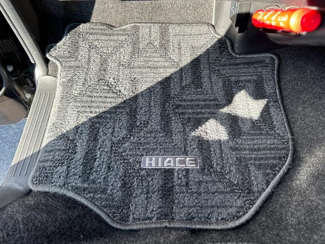 ハイエースバン スーパーＧＬ　５０ＴＨ　アニバーサリーリミテッド　１年保証付き　４ＷＤ　禁煙車　モデリスタエアロ　アルパイン１１インチフローディングナビ　両側電動スライドドア　バックカメラ　ＴＶ　Ｂｌｕｅｔｏｏｔｈ　ＨＤＭＩ　ＵＳＢ　ＡＣ１００　パワーヒート　ＥＴＣ（43枚目）