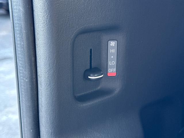 ハイエースバン スーパーＧＬ　５０ＴＨ　アニバーサリーリミテッド　１年保証付き　４ＷＤ　禁煙車　モデリスタエアロ　アルパイン１１インチフローディングナビ　両側電動スライドドア　バックカメラ　ＴＶ　Ｂｌｕｅｔｏｏｔｈ　ＨＤＭＩ　ＵＳＢ　ＡＣ１００　パワーヒート　ＥＴＣ（56枚目）