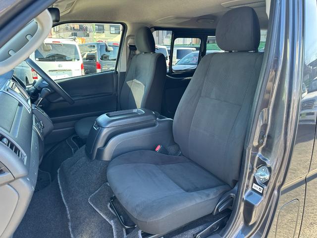 ハイエースバン ロングスーパーＧＬ　１年保証付き　ワンオーナー　禁煙車　新品ホワイトレタータイヤ　ＴＳＳ　クリアランスソナー　バックカメラ　Ｂｌｕｅｔｏｏｔｈ　ナビＴＶ　ドライブレコーダー前後　ＥＴＣ　ＡＣ１００Ｖ　レーンキープアシスト（37枚目）