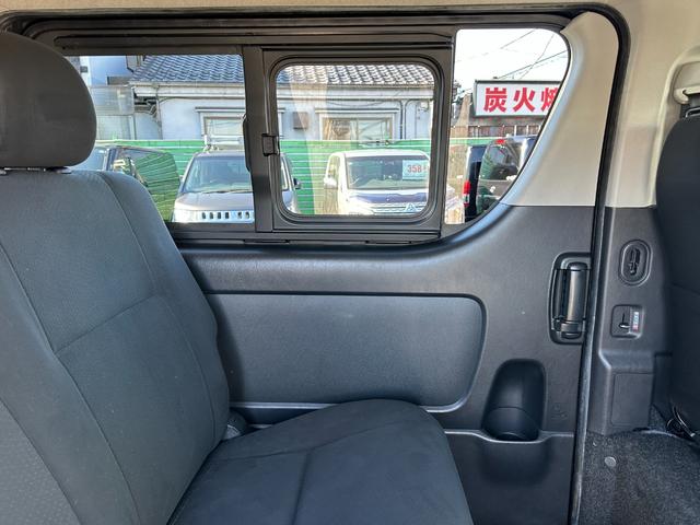 ハイエースバン ロングスーパーＧＬ　１年保証付き　ワンオーナー　禁煙車　新品ホワイトレタータイヤ　ＴＳＳ　クリアランスソナー　バックカメラ　Ｂｌｕｅｔｏｏｔｈ　ナビＴＶ　ドライブレコーダー前後　ＥＴＣ　ＡＣ１００Ｖ　レーンキープアシスト（52枚目）