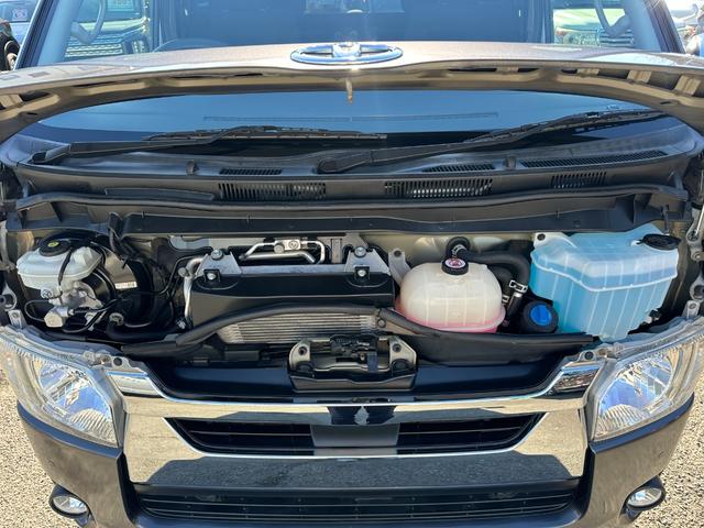 ハイエースバン ロングスーパーＧＬ　１年保証付き　ワンオーナー　禁煙車　新品ホワイトレタータイヤ　ＴＳＳ　クリアランスソナー　バックカメラ　Ｂｌｕｅｔｏｏｔｈ　ナビＴＶ　ドライブレコーダー前後　ＥＴＣ　ＡＣ１００Ｖ　レーンキープアシスト（63枚目）