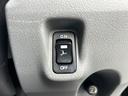 納車時には、国の認可を受けた整備工場にて点検・整備を実施し、不具合箇所を修理した上で、整備記録簿を発行いたします。またオイル、オイルフィルターにつきましては無条件で新品に交換いたします。