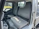 納車時には、国の認可を受けた整備工場にて点検・整備を実施し、不具合箇所を修理した上で、整備記録簿を発行いたします。またオイル、オイルフィルターにつきましては無条件で新品に交換いたします。