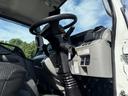 納車時には、国の認可を受けた整備工場にて点検・整備を実施し、不具合箇所を修理した上で、整備記録簿を発行いたします。またオイル、オイルフィルターにつきましては無条件で新品に交換いたします。
