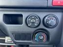 納車時には、国の認可を受けた整備工場にて点検・整備を実施し、不具合箇所を修理した上で、整備記録簿を発行いたします。またオイル、オイルフィルターにつきましては無条件で新品に交換いたします。