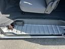 納車時には、国の認可を受けた整備工場にて点検・整備を実施し、不具合箇所を修理した上で、整備記録簿を発行いたします。またオイル、オイルフィルターにつきましては無条件で新品に交換いたします。
