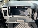 納車時には、国の認可を受けた整備工場にて点検・整備を実施し、不具合箇所を修理した上で、整備記録簿を発行いたします。またオイル、オイルフィルターにつきましては無条件で新品に交換いたします。
