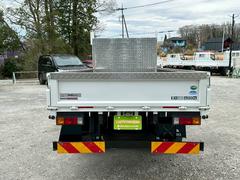 納車時には、国の認可を受けた整備工場にて点検・整備を実施し、不具合箇所を修理した上で、整備記録簿を発行いたします。またオイル、オイルフィルターにつきましては無条件で新品に交換いたします。 6