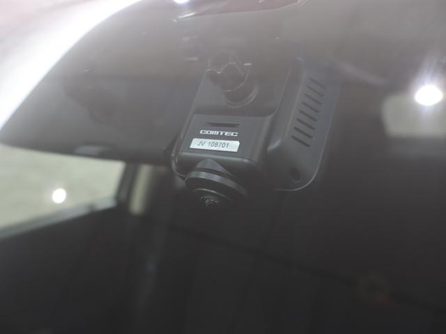 CR-V 20G 純ナビ Bカメ クルコン ETC HID リヤカメラ Wエアコン 地デジ USB DVD VSA オートクルーズコントロール 盗難防止システム 助手席エアバッグ AAC ナビTV スマキー ABS(10枚目)