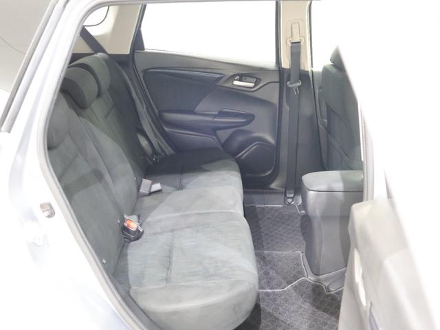 シャトル ハイブリッドホンダセンシング　外ナビ　Ｂカメ　スマキー　ＥＴＣ　前後障害物センサー　スマートキープッシュスタート　リヤカメラ　Ｄレコ　デュアルエアバッグ　横滑り防止　パワステ　オートライト　パワーウインドウ　キーレス　ＡＢＳ（12枚目）